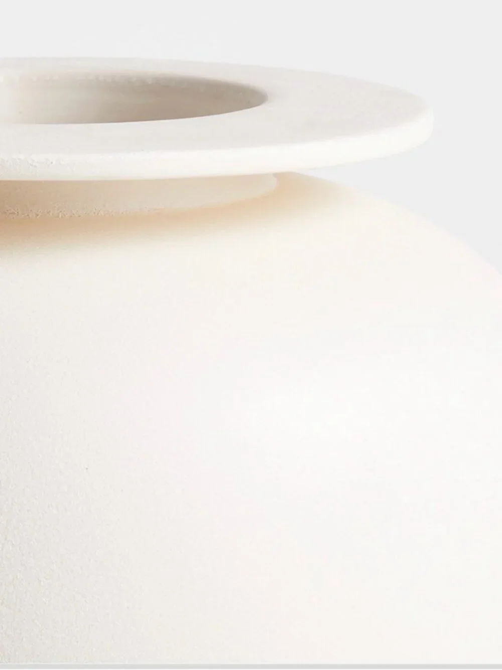 Crate & Barrel Plateia Small White Earthenware Vase 7.5